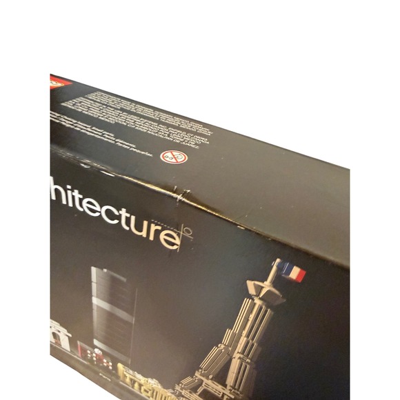 LEGO Architecture Skylines Paris Louvre Museum Eiffel Tower 21044 Building Kit - Picture 11 of 13